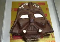 Tort w kształcie maski Dartha Vadera ze Star Wars