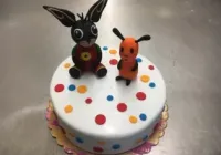 Tort z króliczkiem Bing
