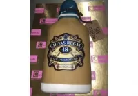Tort w kształcie butelki Chivas Regal