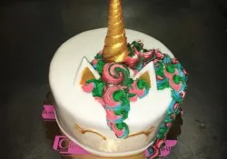 Tort w kształcie jednorożca