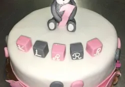 Tort z misiem