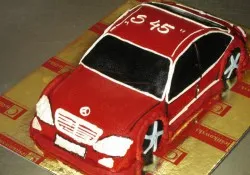 Tort w kształcie samochodu Mercedes