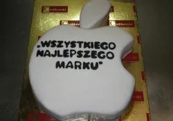 Tort w kształcie loga Apple
