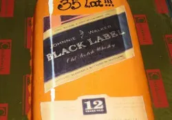 Tort w kształcie butelki Johnnie Walker