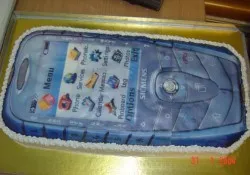 Tort w kształcie telefonu