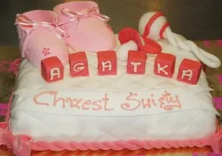 Tort na chrzest z bucikami