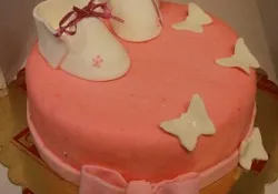 Tort na chrzest z bucikami