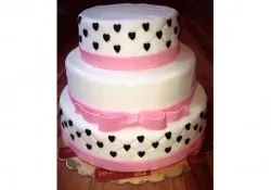 Tort piętrowy na wesele