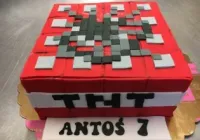 Tort w kształcie TNT z Minecraft