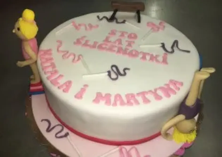 Tort z akrobatkami