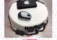 Tort z MacBookiem