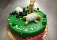 Tort z owcami