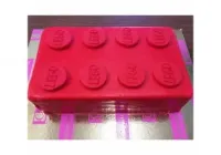 Tort w kształcie klocka LEGO