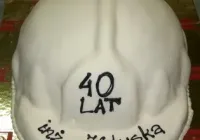 Tort w kształcie kasku